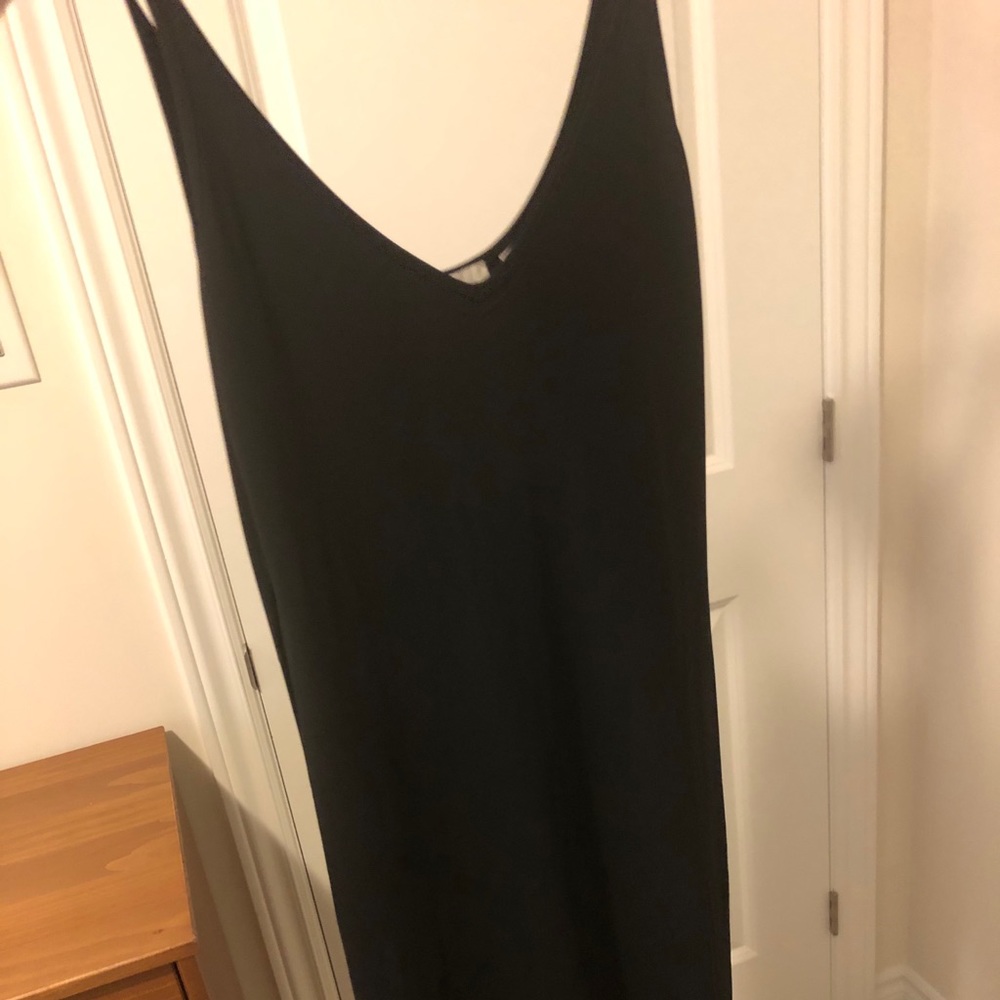 Wilfred V-neck Black Midi Dress